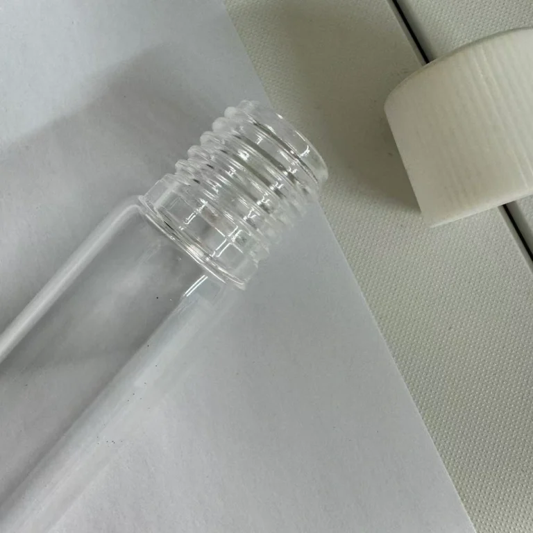 Quarzrohr mit Gewinde und PTFE-Kappen